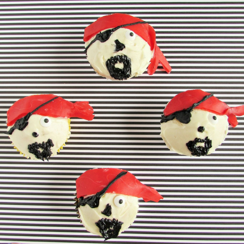 Pirate Cupcakes - Val Event Gal
