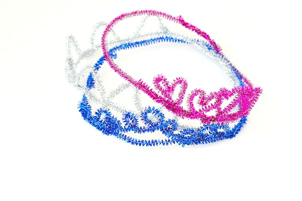 pipe cleaner crowns with different designs