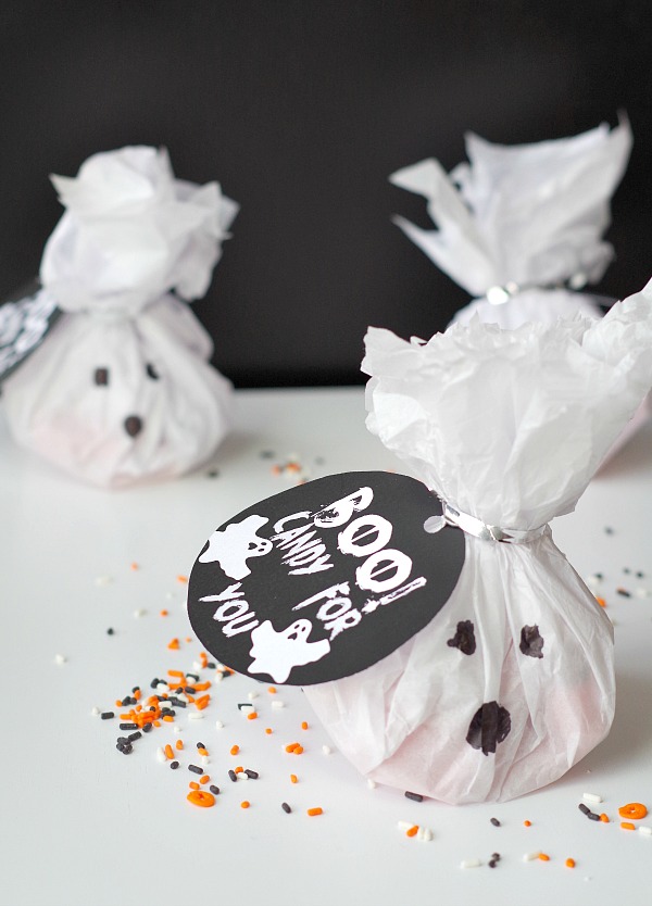 DIY ghost treat bags with boo candy for you printable tags