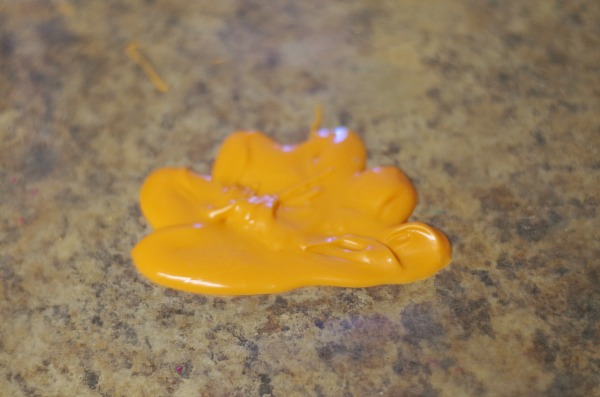 make a fan shape with orange melts