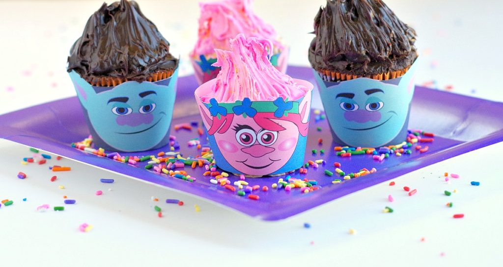 cute troll cupcakes with printable wrappers