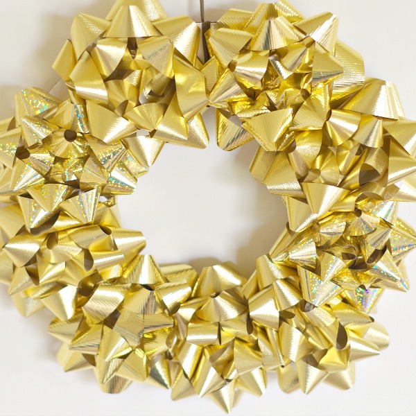 shiny Christmas bow wreath