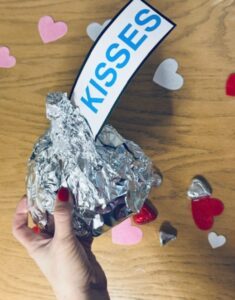 Valentine’s Day Treats With Printable Tags